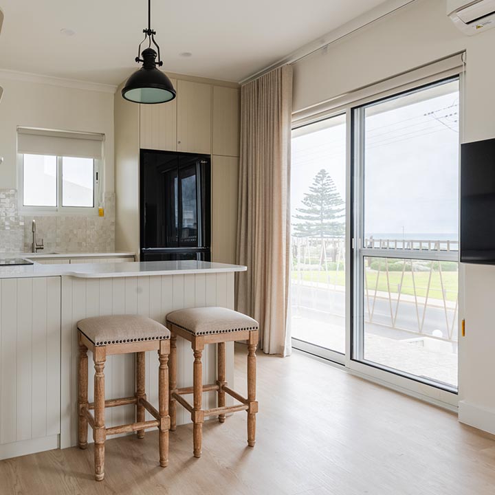 2 bedroom upstairs seaview